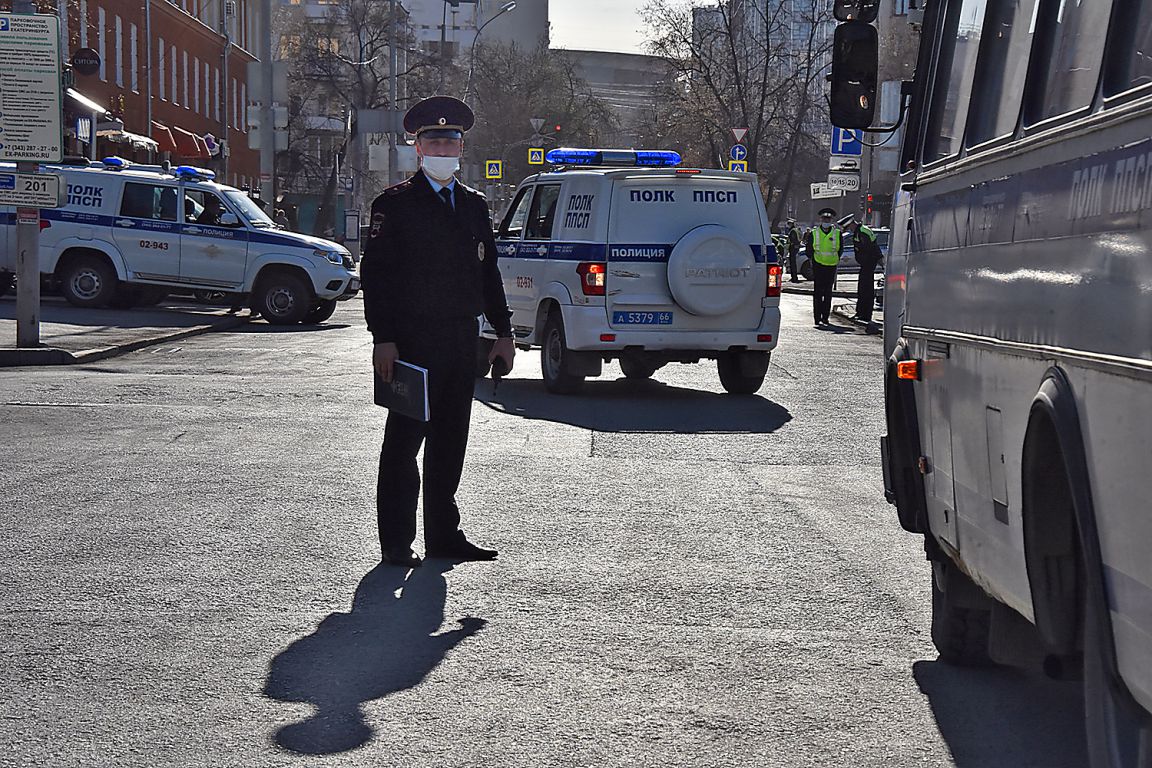 В Нижнем Тагиле мужчина неделю держал в заложниках жену и сына - «Уральский  рабочий»